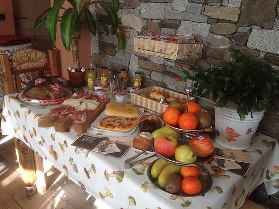 Garni La Genziana Acomodação com café da manhã Temù Exterior foto